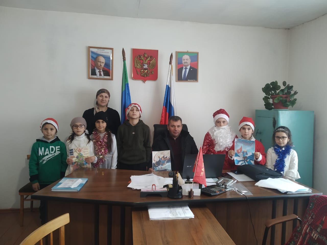 Движение первых.